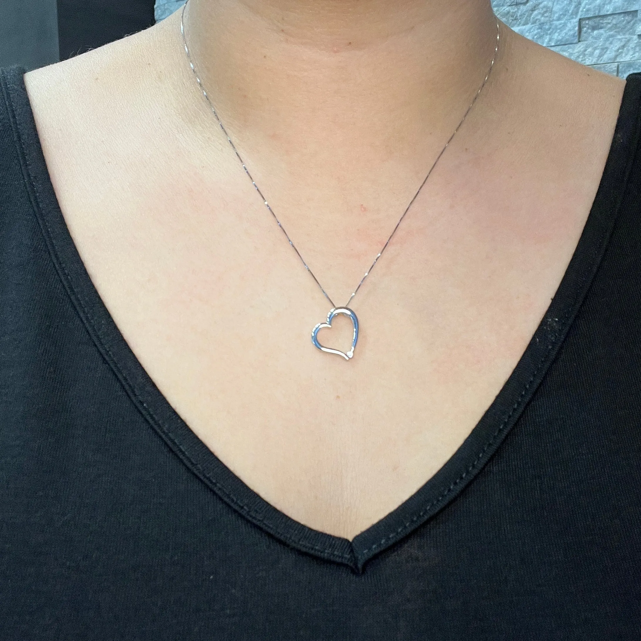 10K White Gold (0.03ct) Canadian Diamond Heart Pendant