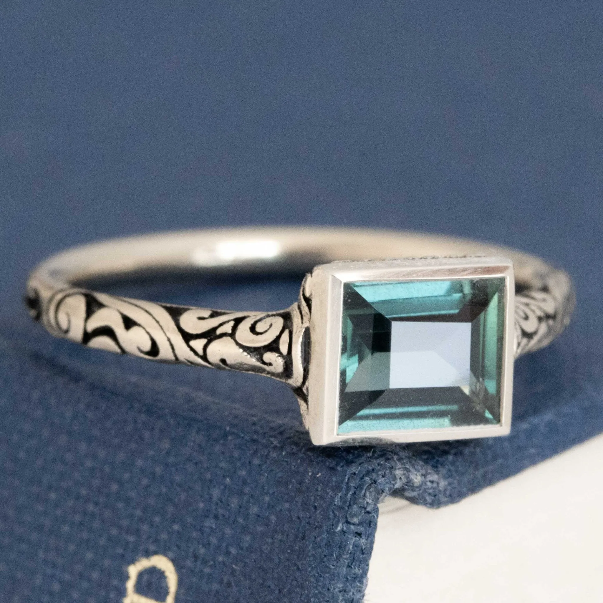 1.20ct Color Changing Sapphire Bezel Ring
