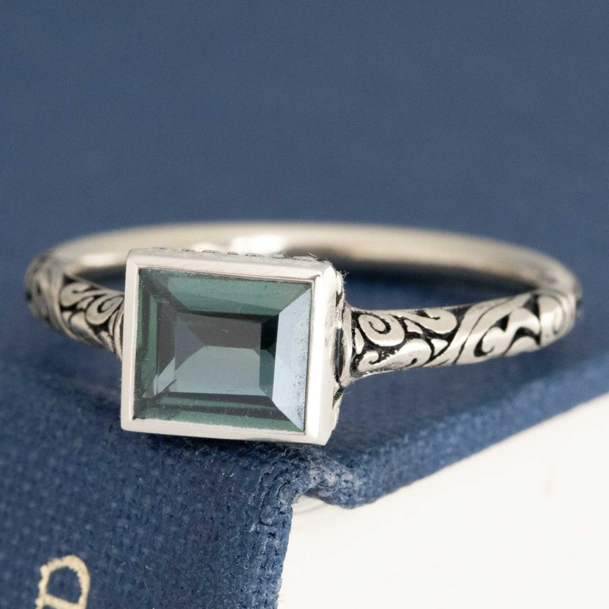 1.20ct Color Changing Sapphire Bezel Ring