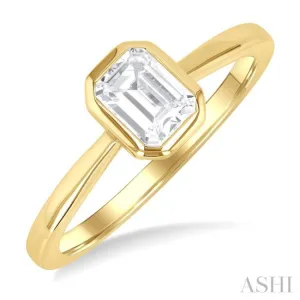 1/4 ctw Pie Cut Emerald Diamond Solitaire Ring in 14K Yellow Gold