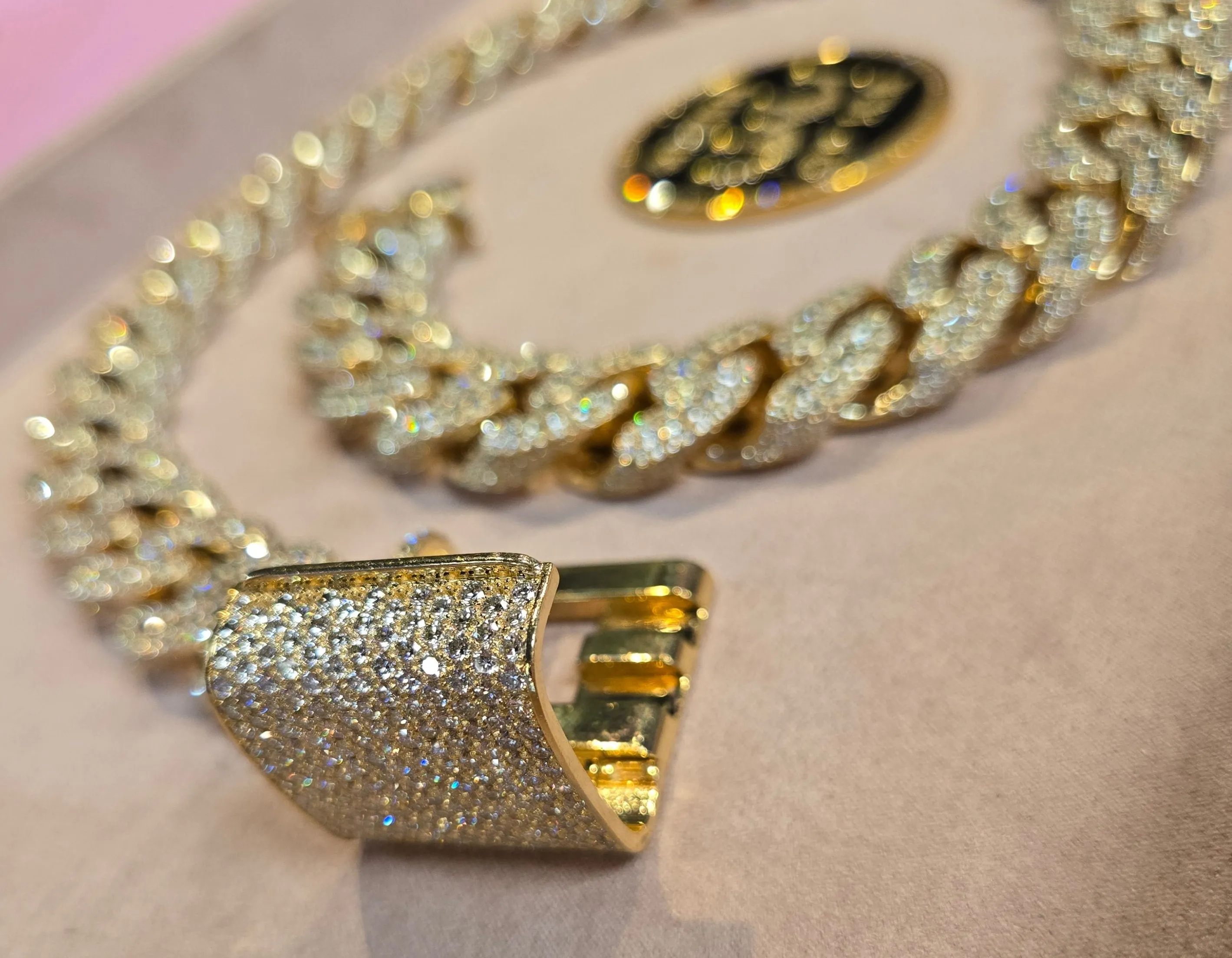 14K Gold and Diamonds 23mm 24" 755g 61.65CT Hip Hop Cuban Link Sided Bling Chain Necklace