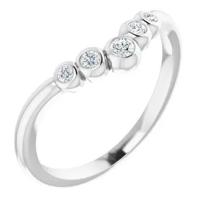 14K White 1/10 CTW Diamond Bezel-Set Graduated "V" Ring