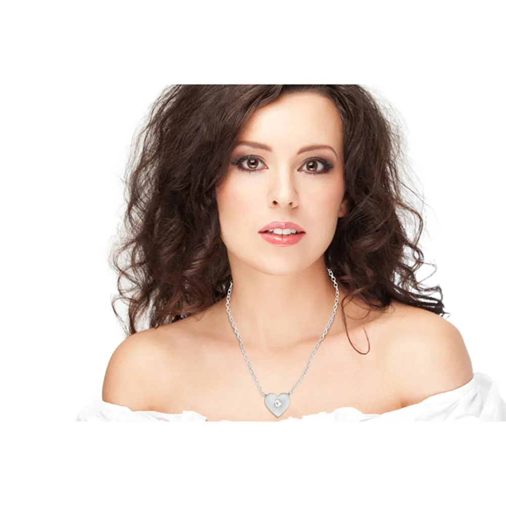 14k White Mini Heart-Shaped Diamond Necklace (0.02.ct.tw)