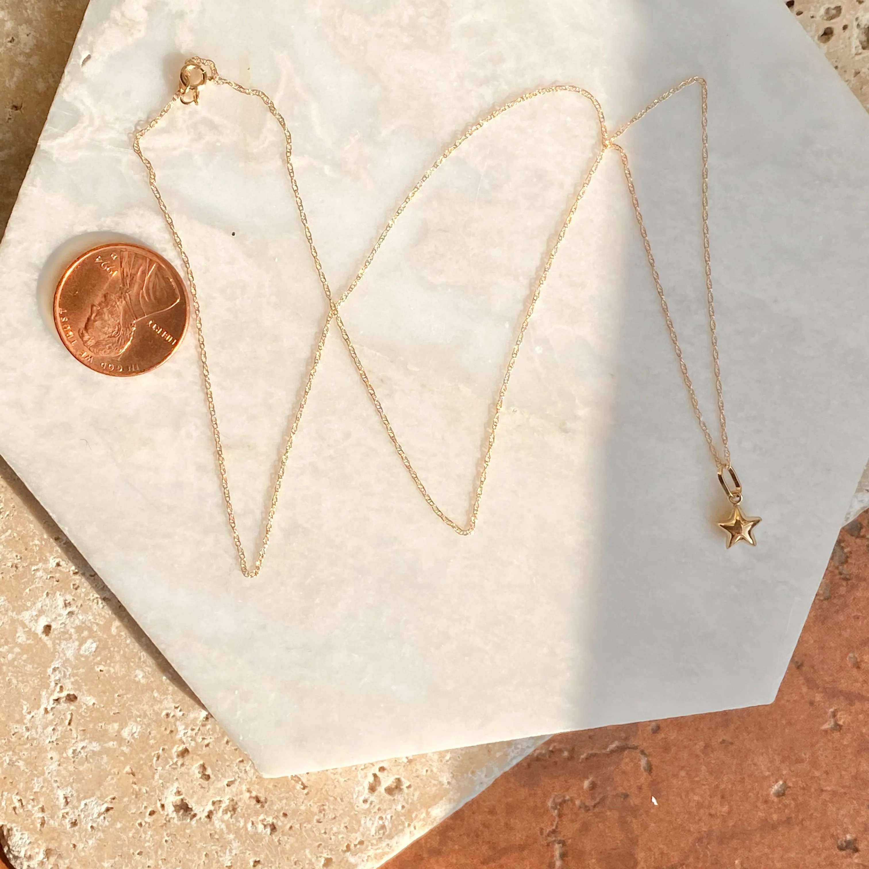 14KT Yellow Gold Puffed Star Pendant Chain Necklace