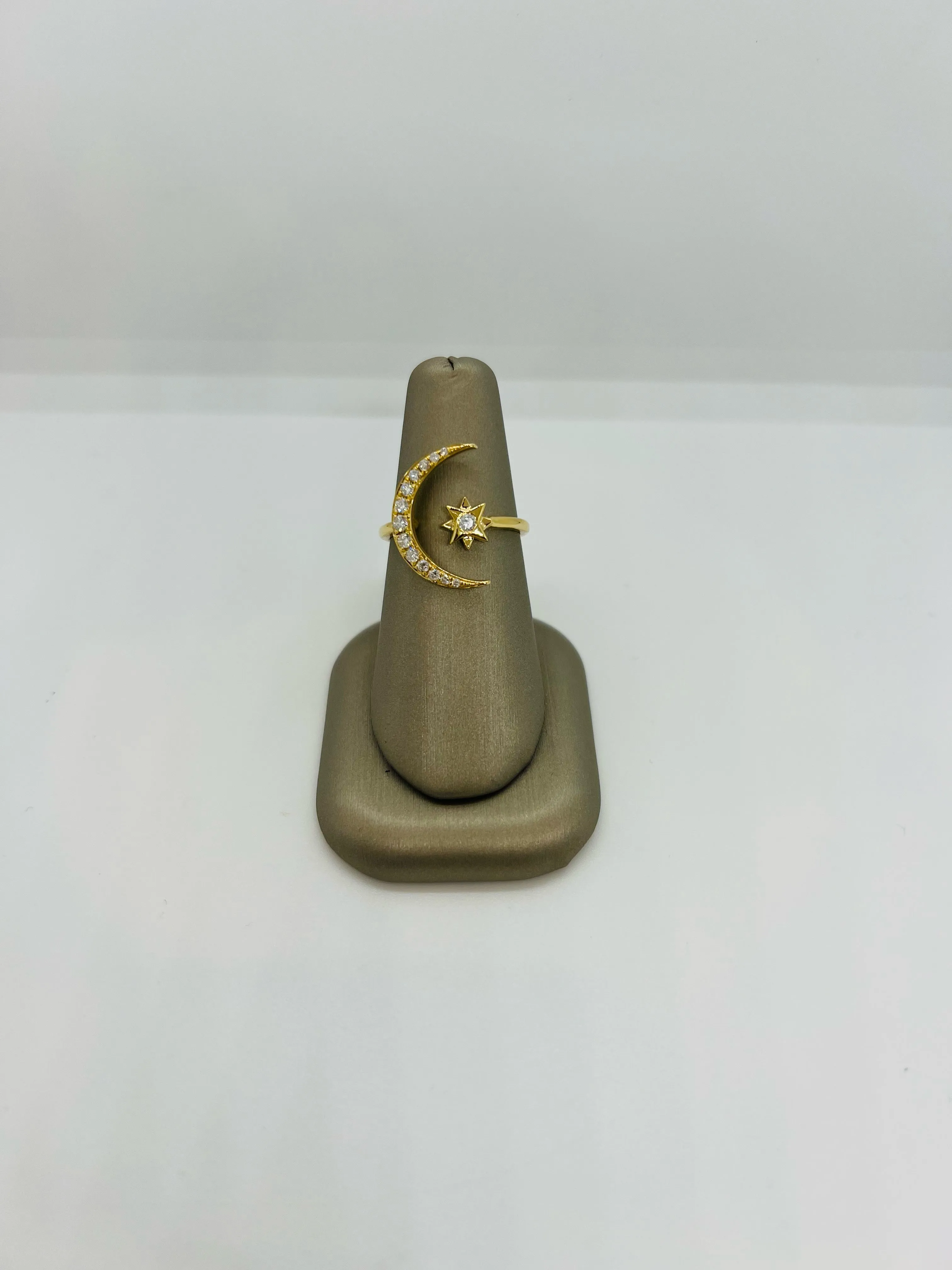 18K Y/G Diamond Half Moon   Star Ring*