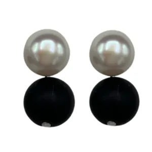 344-10-S | BLACK ONYX & PEARL EARRINGS ON SILVER