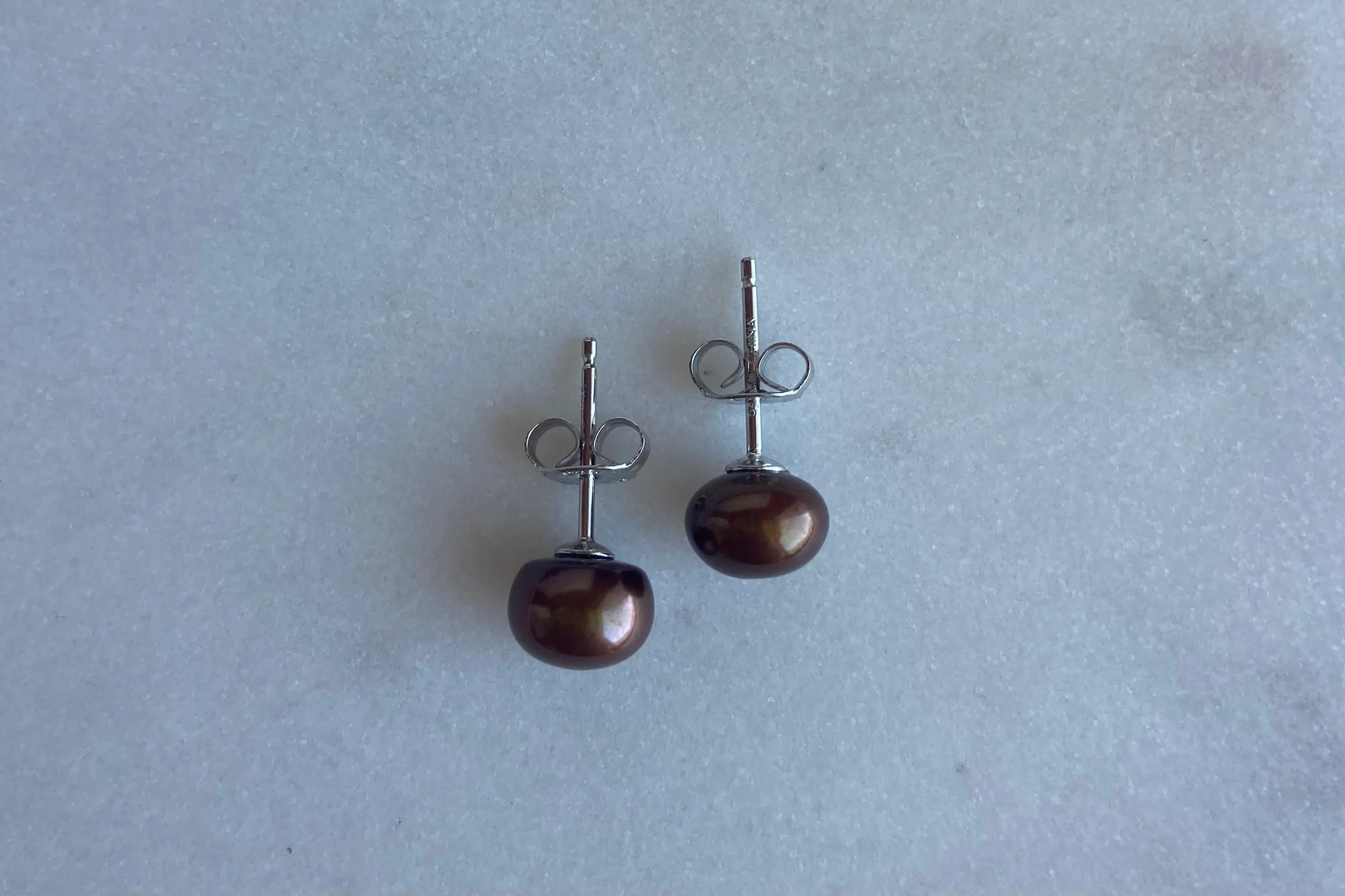 7.5mm Colored pearl earrings