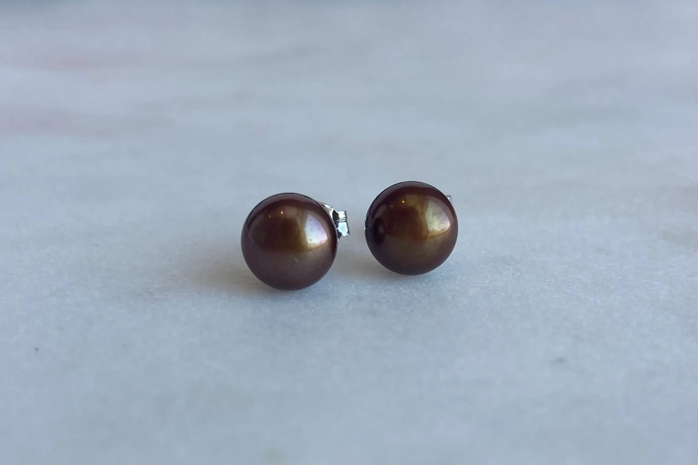 7.5mm Colored pearl earrings