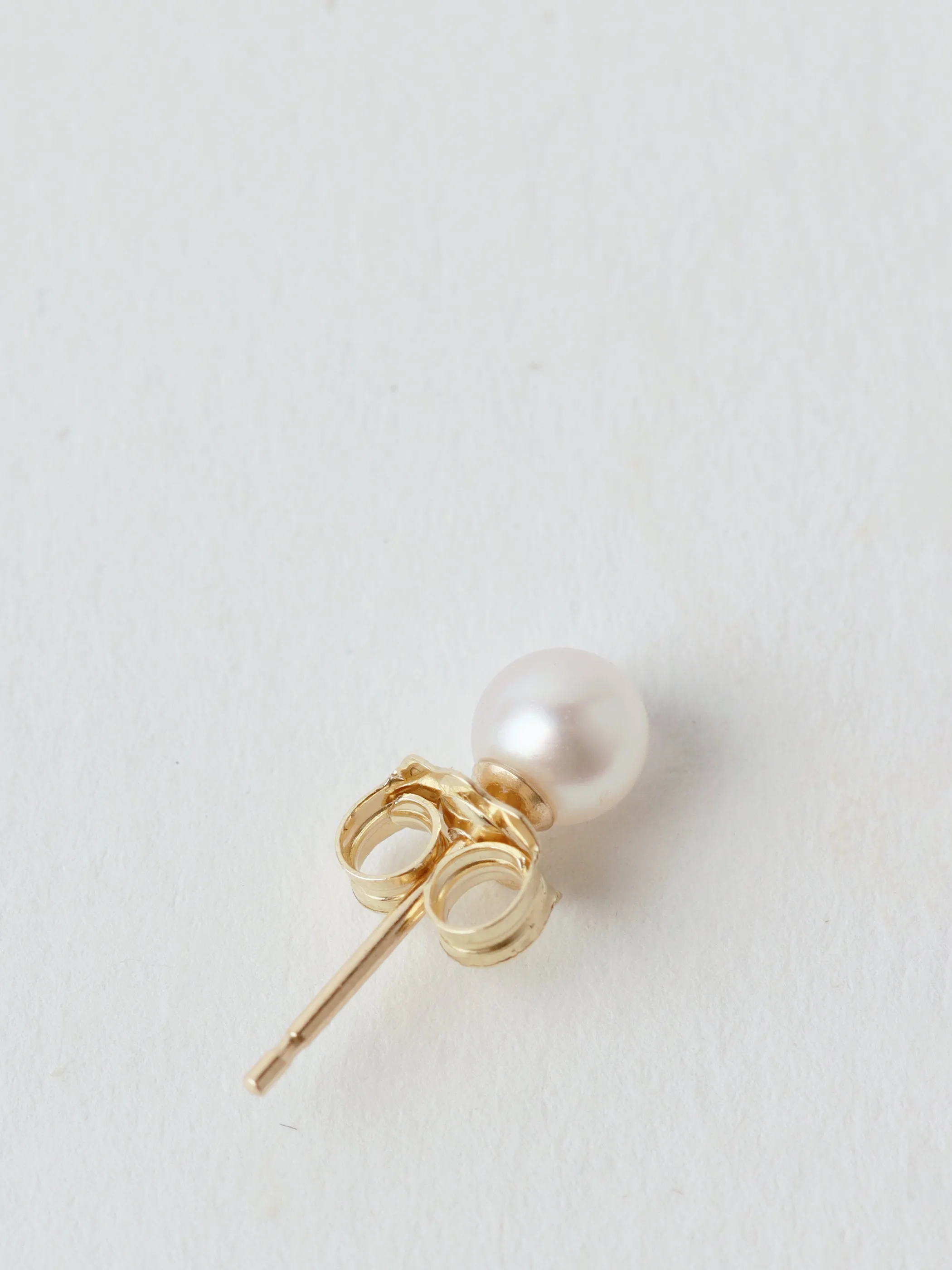 Akoya Pearl Studs White