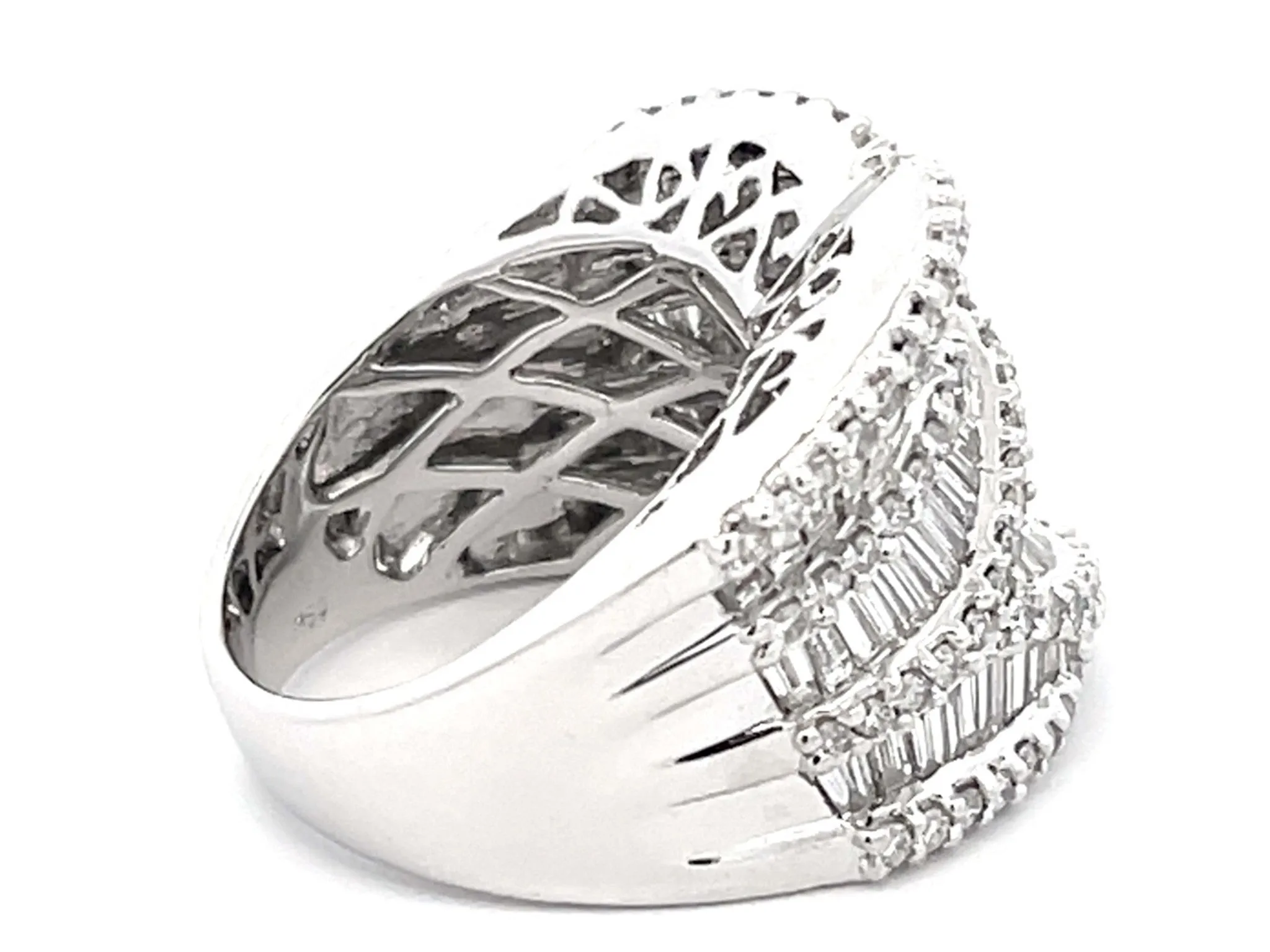 Baguette and Round Diamond Saddle Criss Cross Ring in 18k White Gold