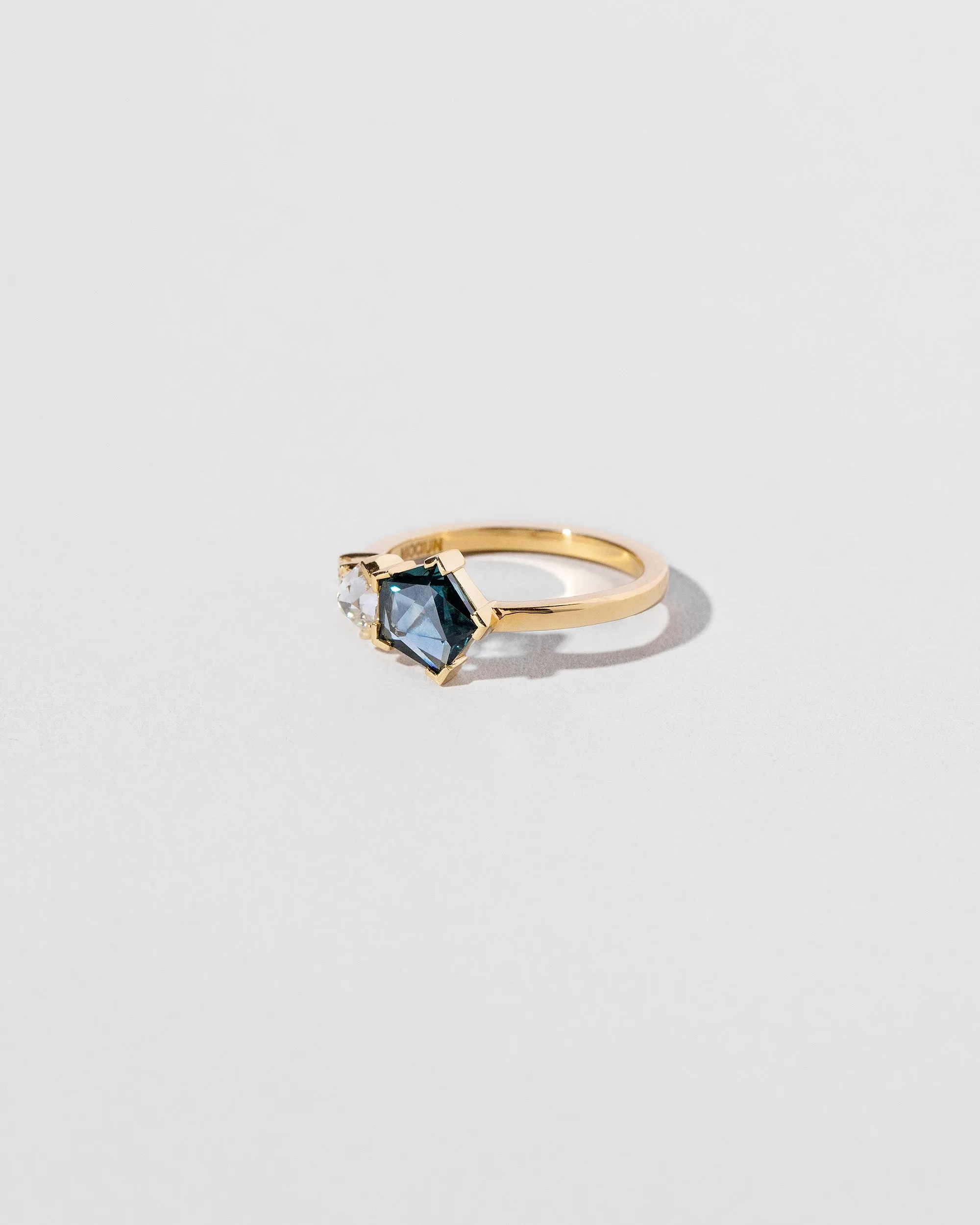 Caerus Ring