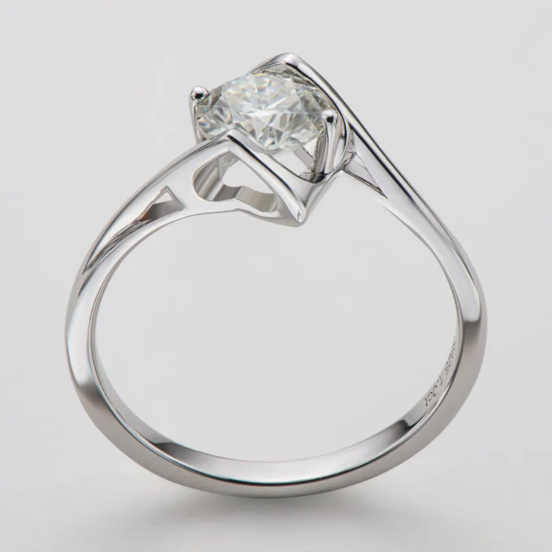 Classic Round Cut Moissanite Diamond Angle Solitaire Rings