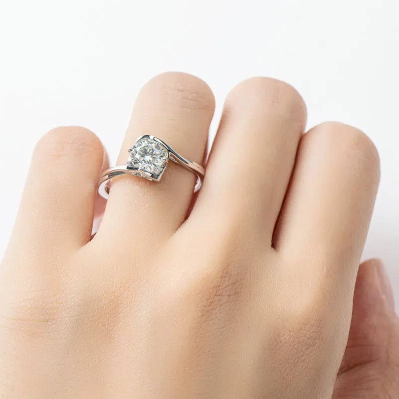 Classic Round Cut Moissanite Diamond Angle Solitaire Rings