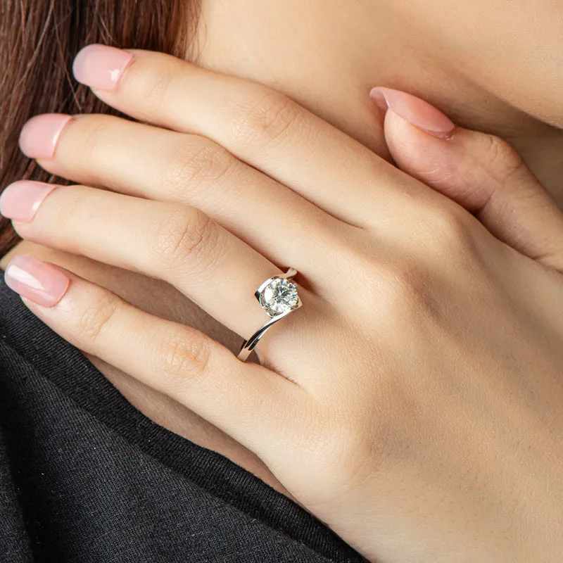 Classic Round Cut Moissanite Diamond Angle Solitaire Rings