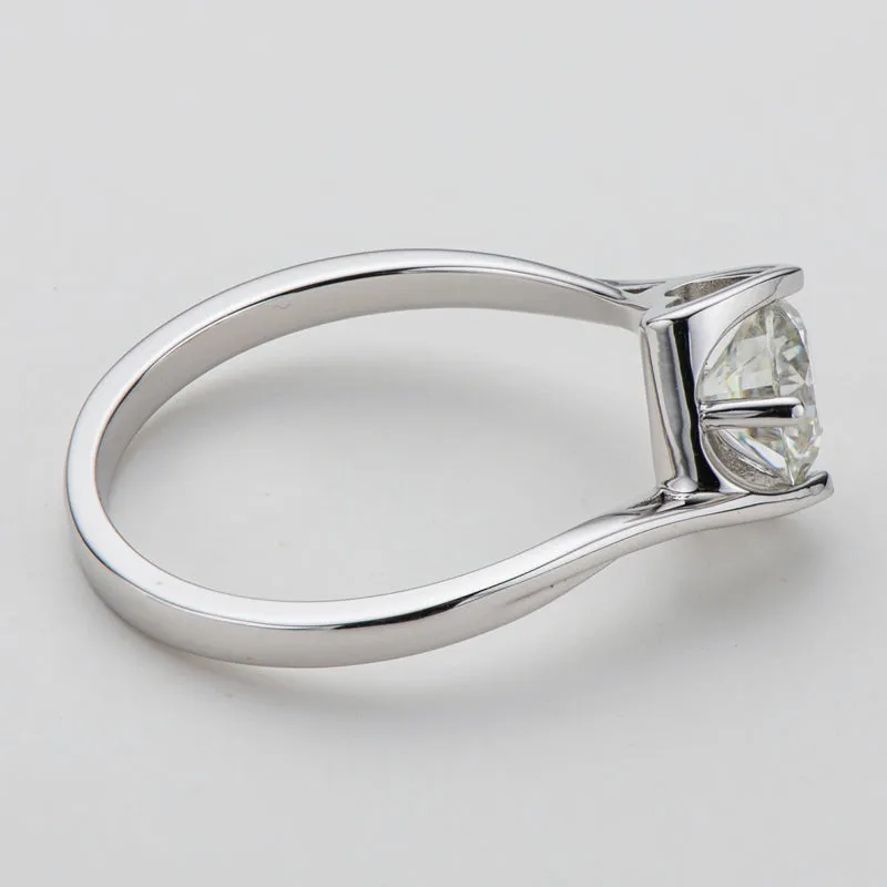 Classic Round Cut Moissanite Diamond Angle Solitaire Rings