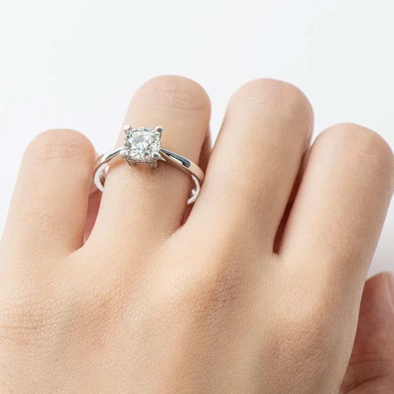 Classic Round Cut Moissanite Diamond HWLetter Solitaire Ring