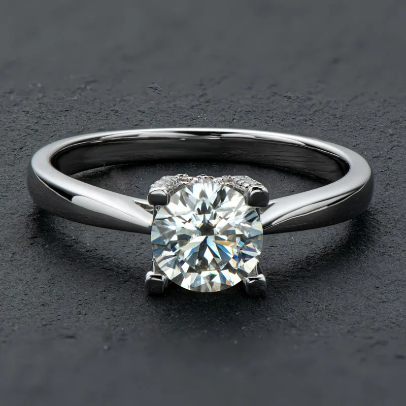 Classic Round Cut Moissanite Diamond HWLetter Solitaire Ring