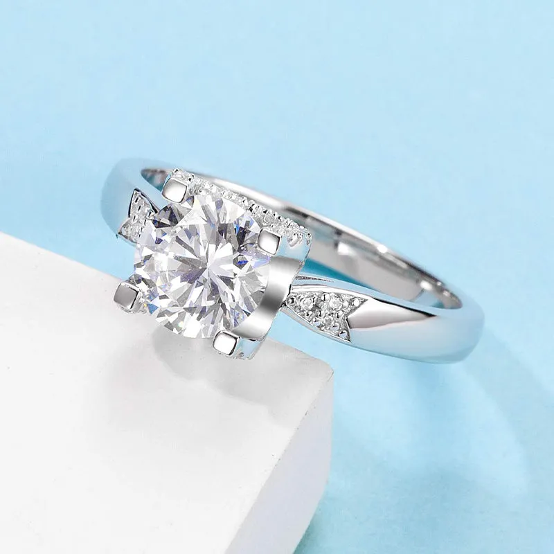 Classic Round Cut Moissanite Diamond Micro Setting Solitaire Ring