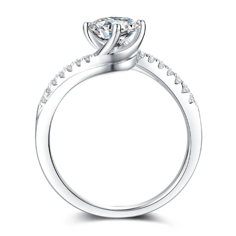 Classic Round Cut Moissanite Diamond Twist Ring