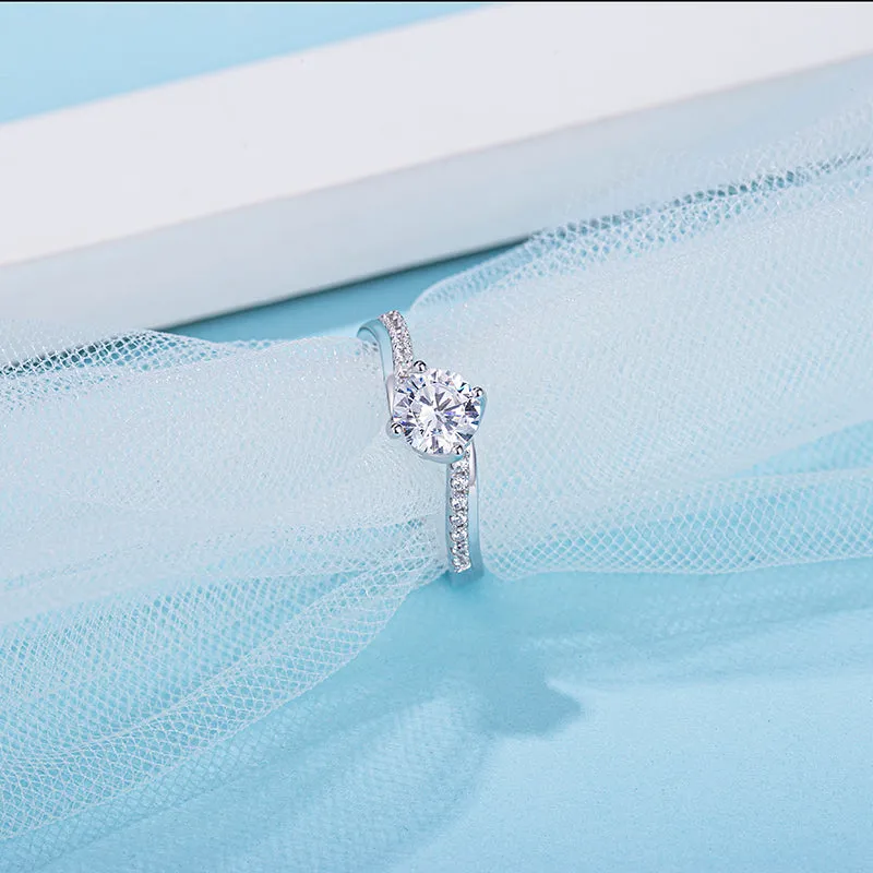 Classic Round Cut Moissanite Diamond Twist Ring