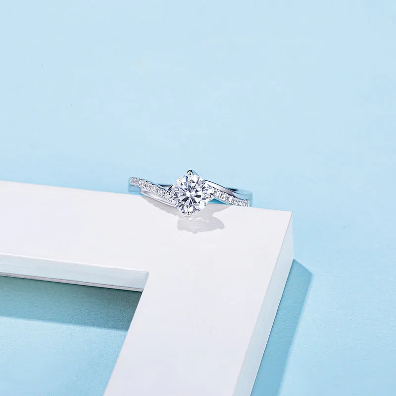 Classic Round Cut Moissanite Diamond Twist Ring