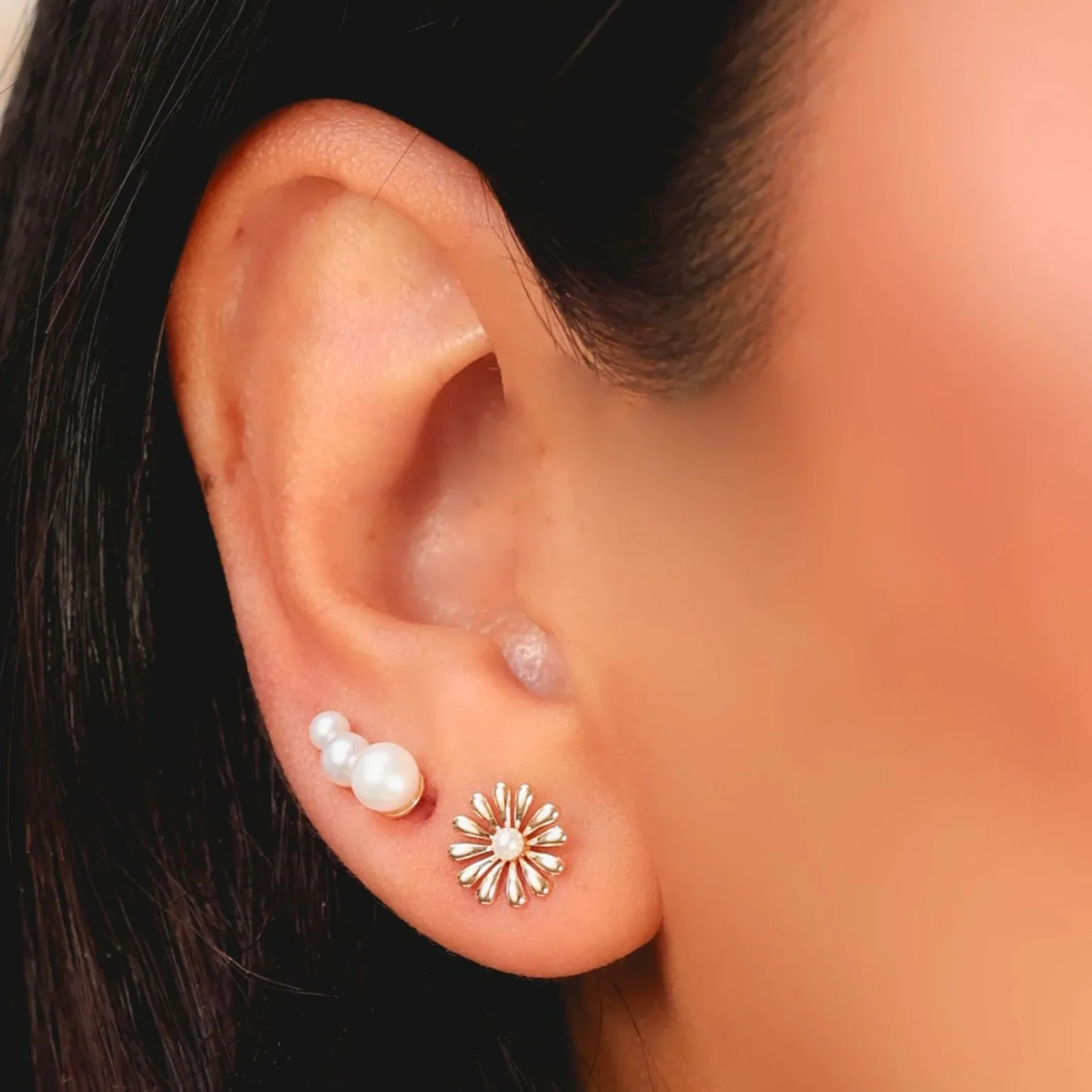 Cultured Pearl Stud Earring