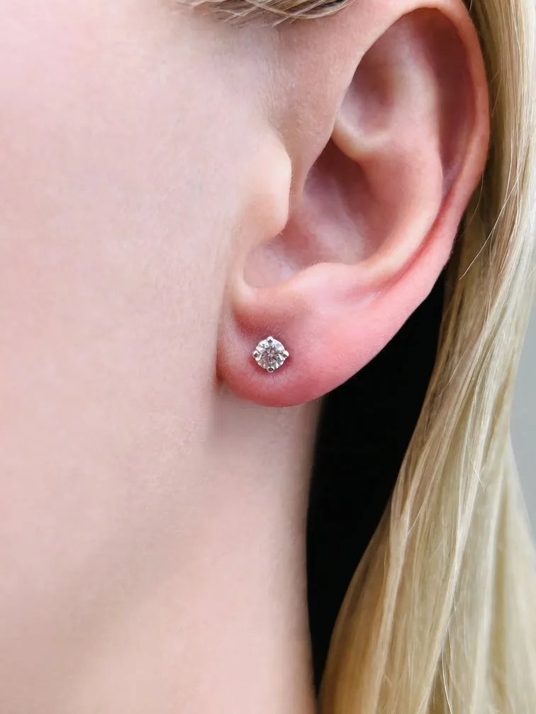 Cushion Cut Diamond Diamond Studs with 1.50 ct.(finished) 5mm