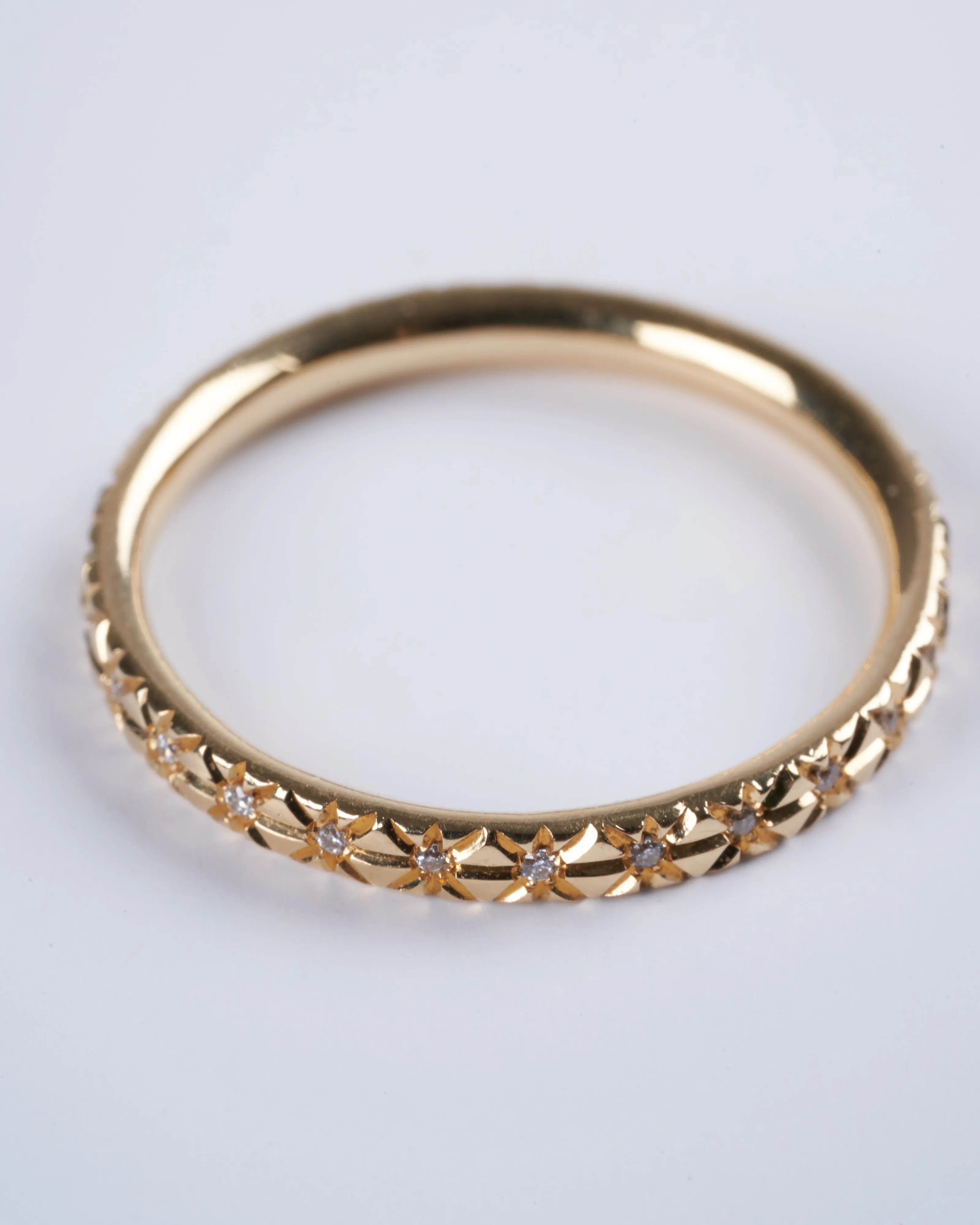 engraved star diamond - gold