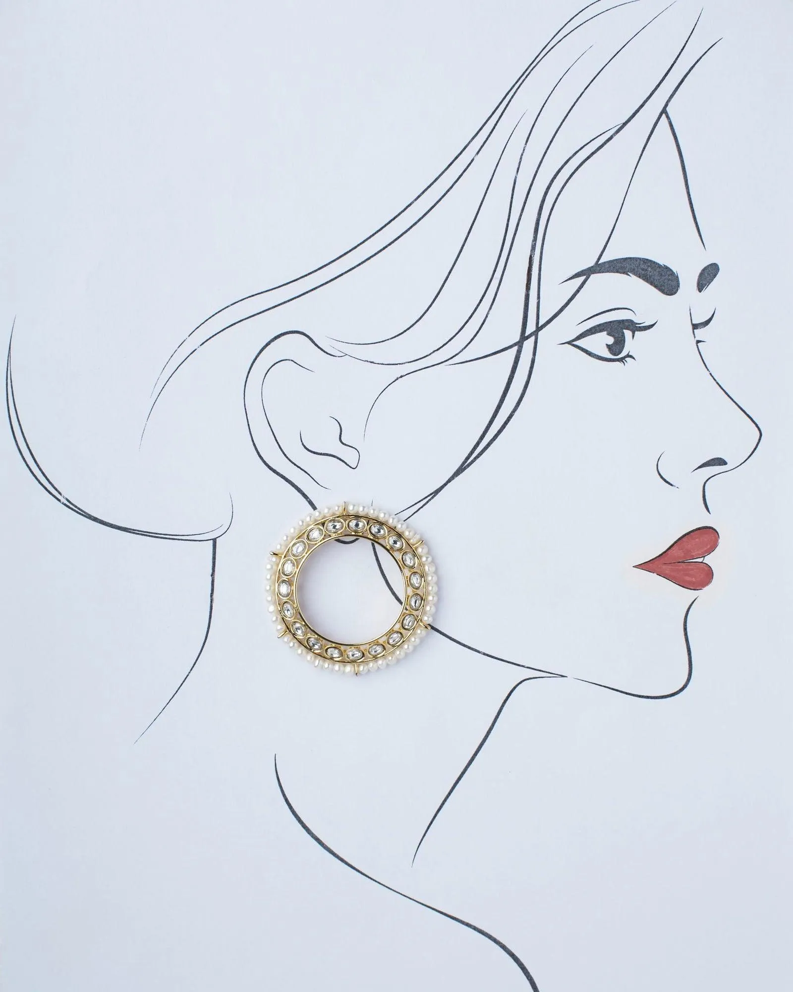 Glamorous Pearly Stud Earrings
