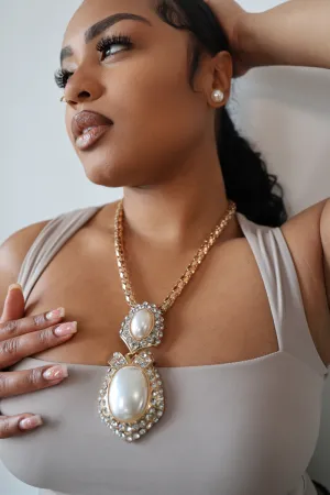 Gold Mesh Elegant Drop Pearl Necklace