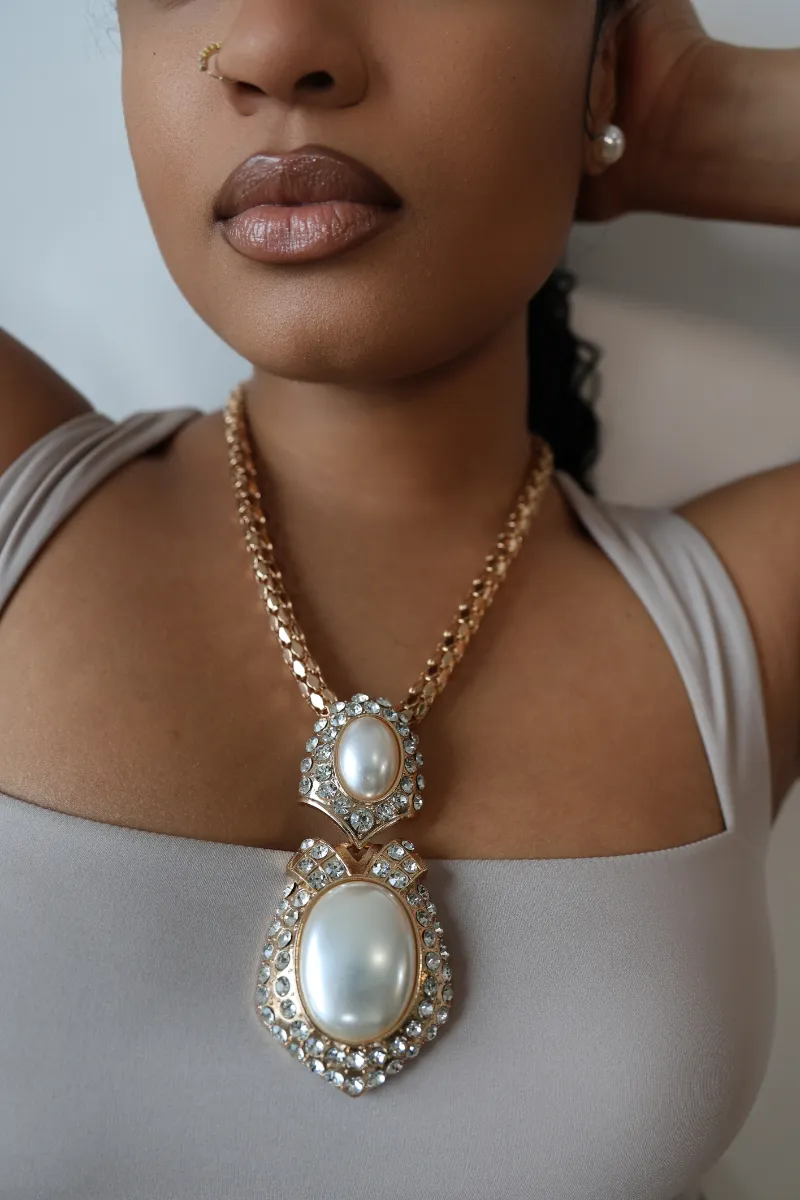 Gold Mesh Elegant Drop Pearl Necklace
