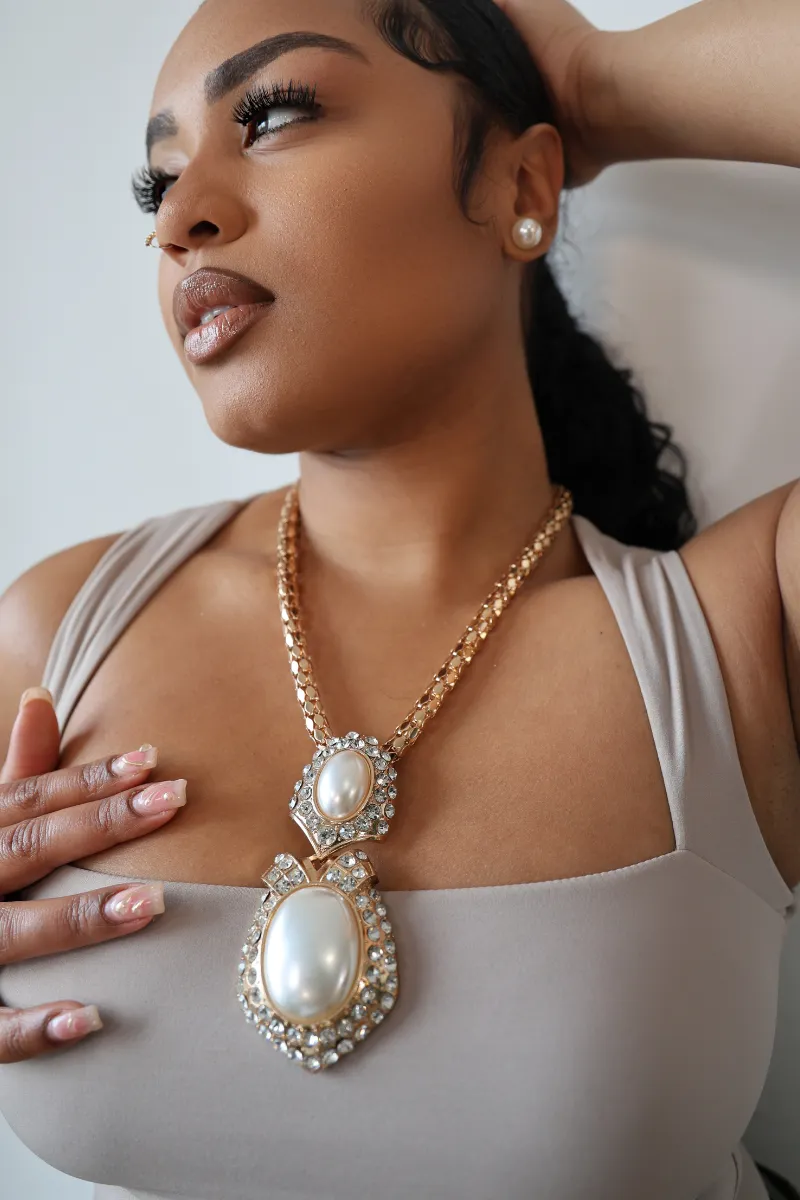 Gold Mesh Elegant Drop Pearl Necklace
