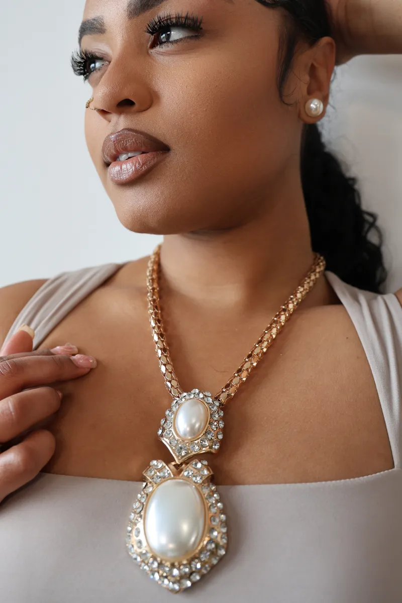 Gold Mesh Elegant Drop Pearl Necklace