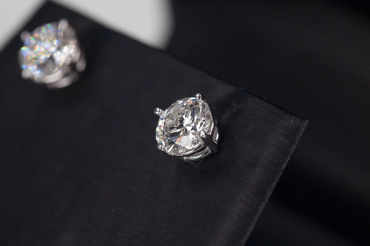 Gorgeous 2.10 Ct Round Diamond Stud Earrings in 14k White Gold H-SI2