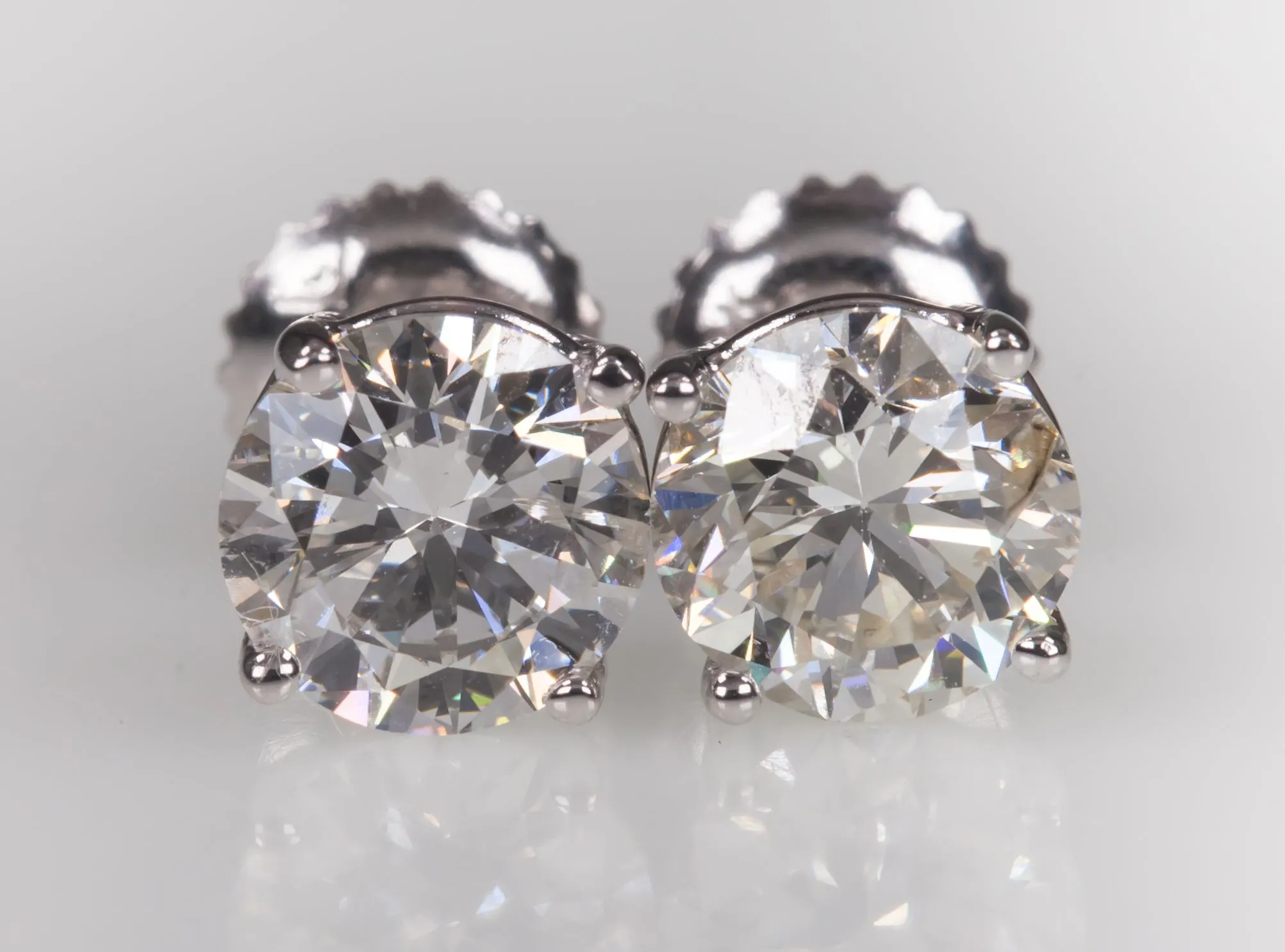Gorgeous 2.10 Ct Round Diamond Stud Earrings in 14k White Gold H-SI2