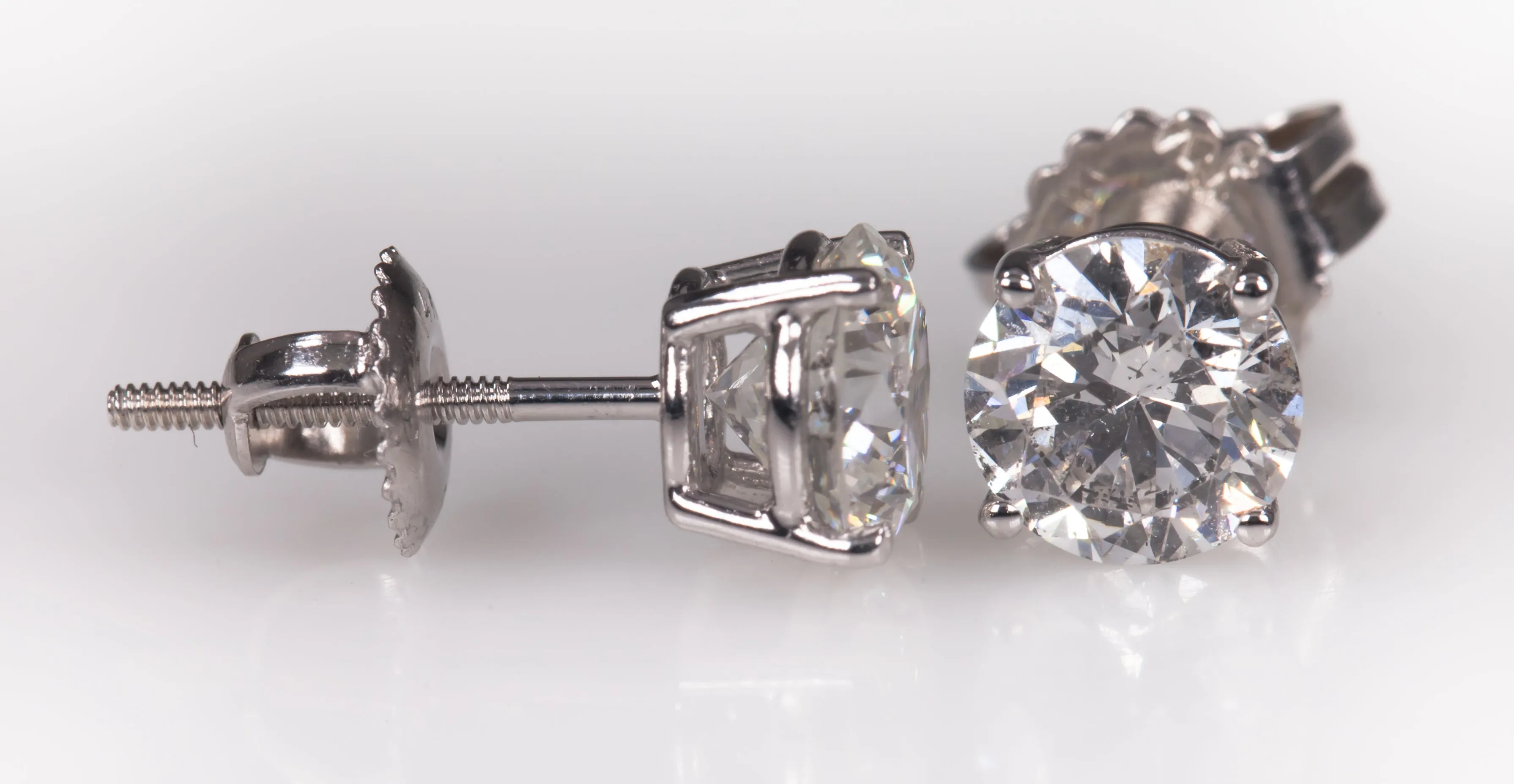 Gorgeous 2.25 Ct Round Diamond Stud Earrings in 14k White Gold H Color SI3
