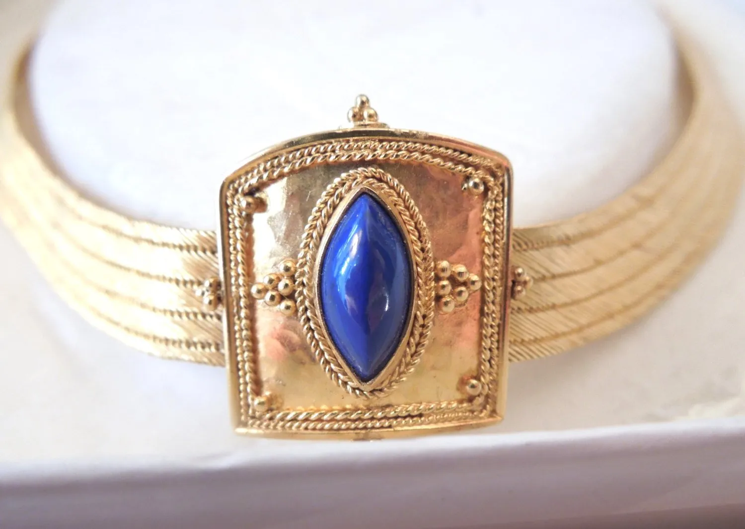 Greek 22K Yellow Gold and Lapis Lazuli Necklace (Santorini)