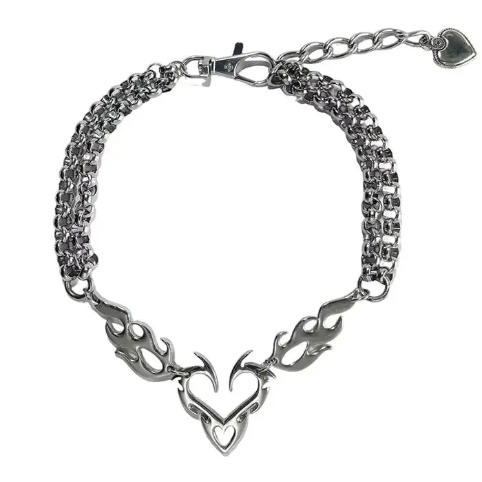 Grunge Heart Chain Necklace for a Bold Fashion Statement