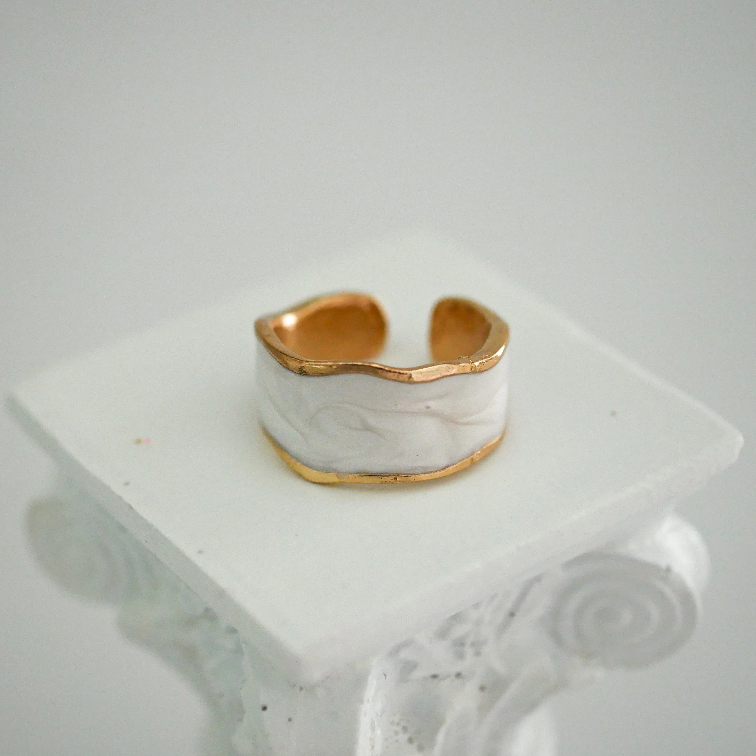 Jewerly Adjustable Finger Ring Gold&White