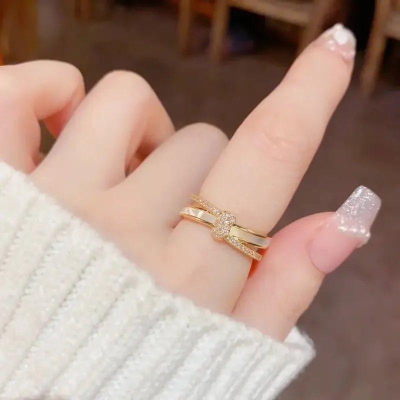 Layer Wave Open Ring with Geometric Open Mouth Design