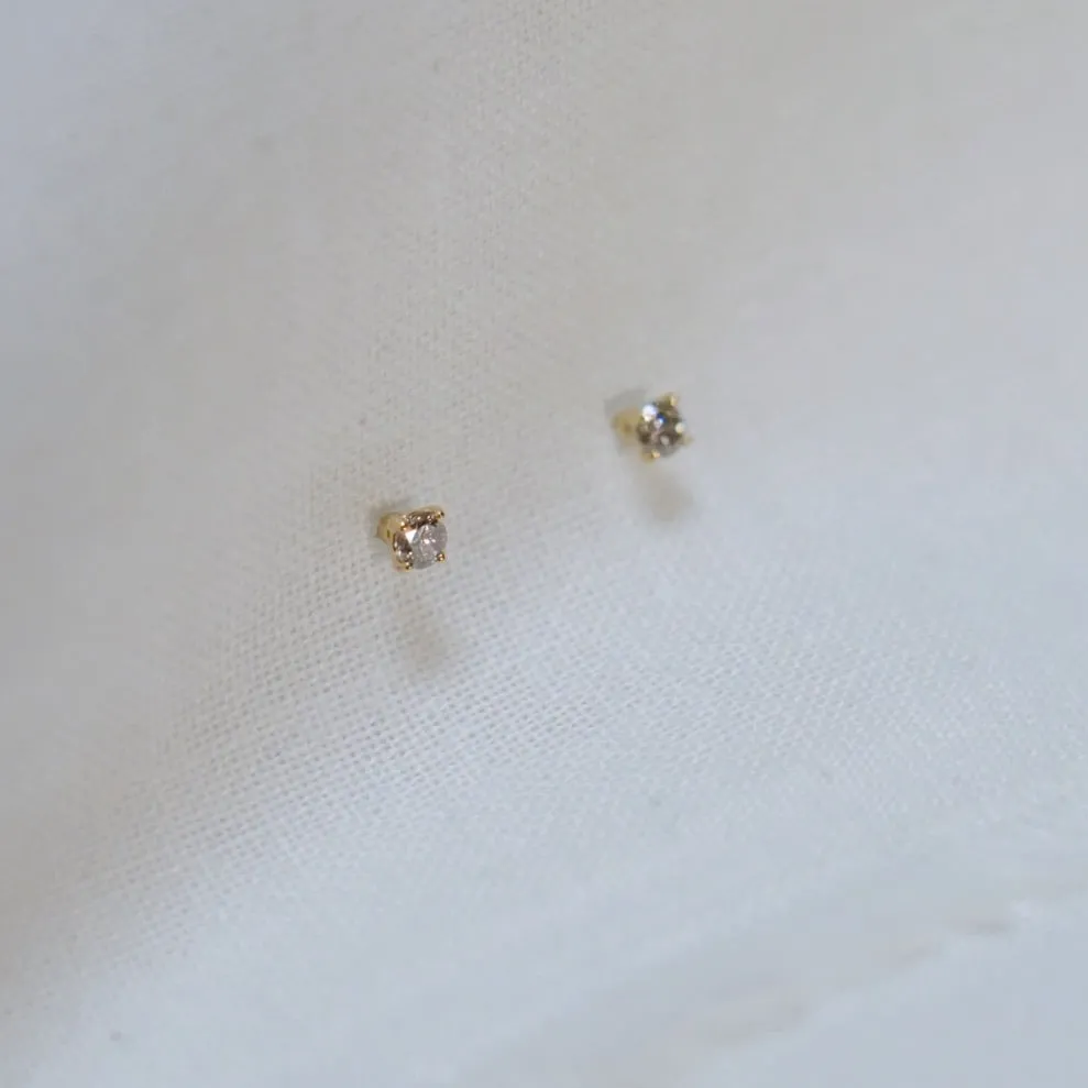 Little Diamond Stud Earring - Solid 14kt