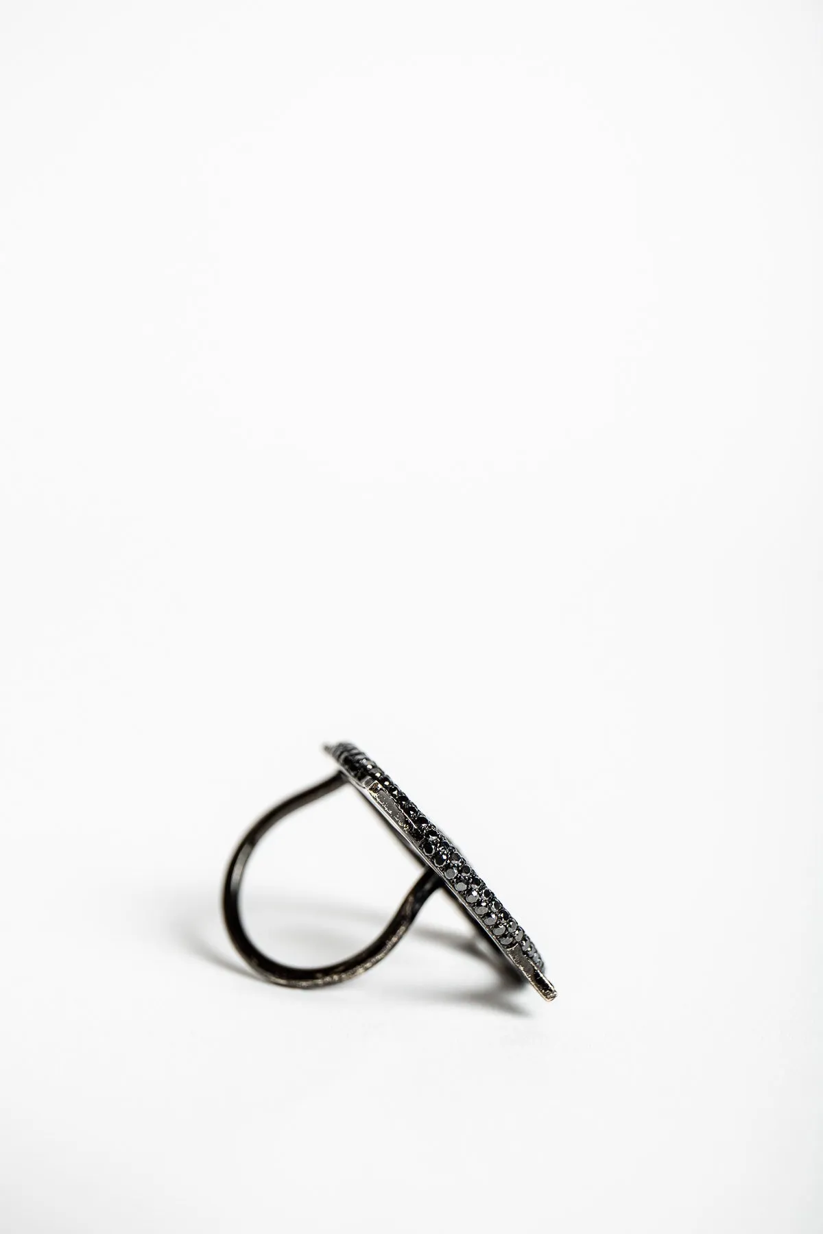 LOREE RODKIN | 14K WHITE GOLD DIAMOND LETTER M RING