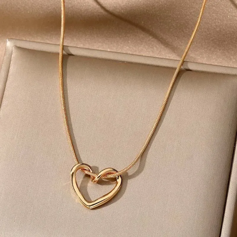 Love Heart Silver Necklace For Women Elegant Fashion Punk Party Pendant Chain Birthday Gift Sweet Accessories Charm Jewelry