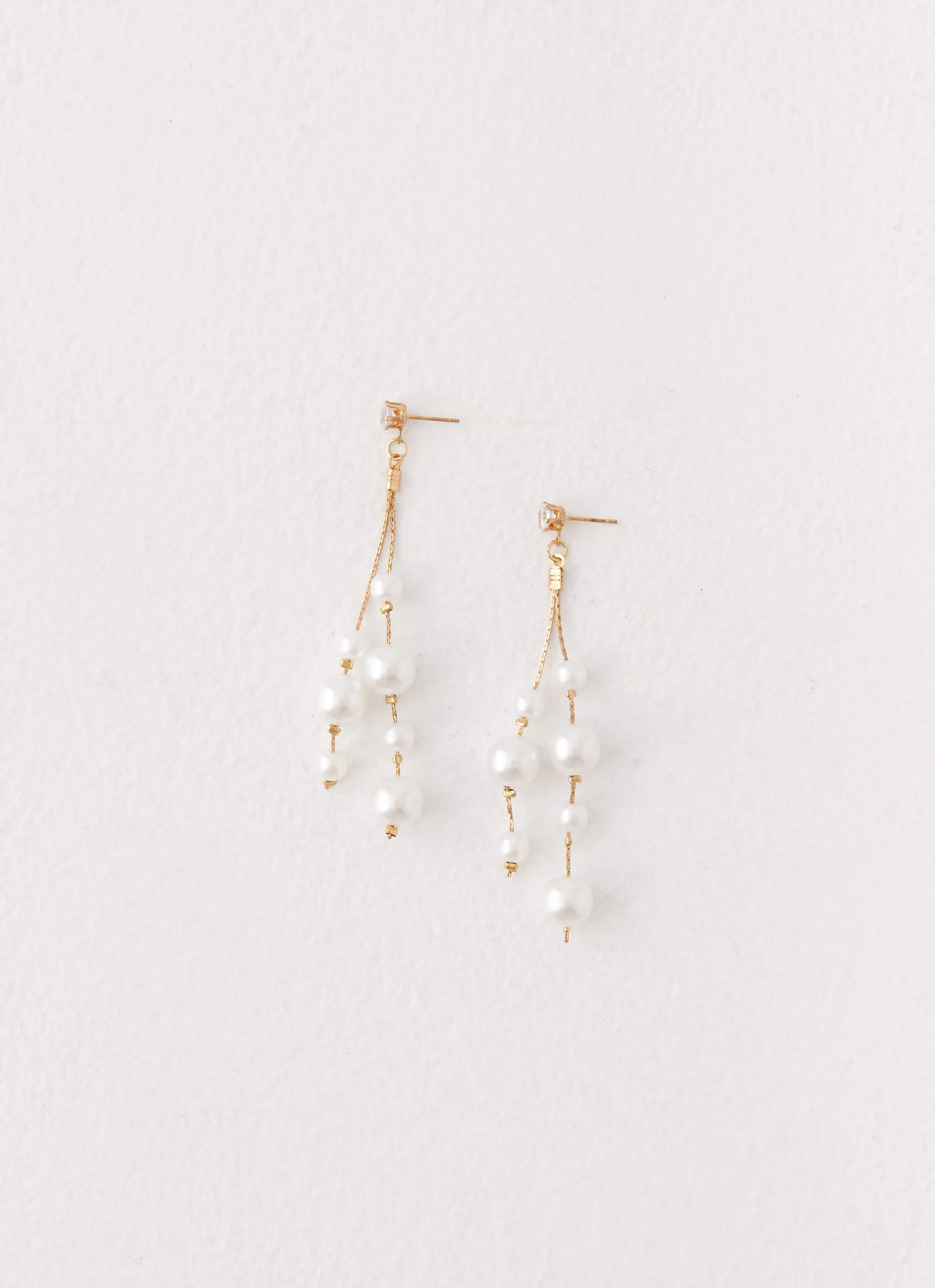 Mallorie Earrings - Pearl