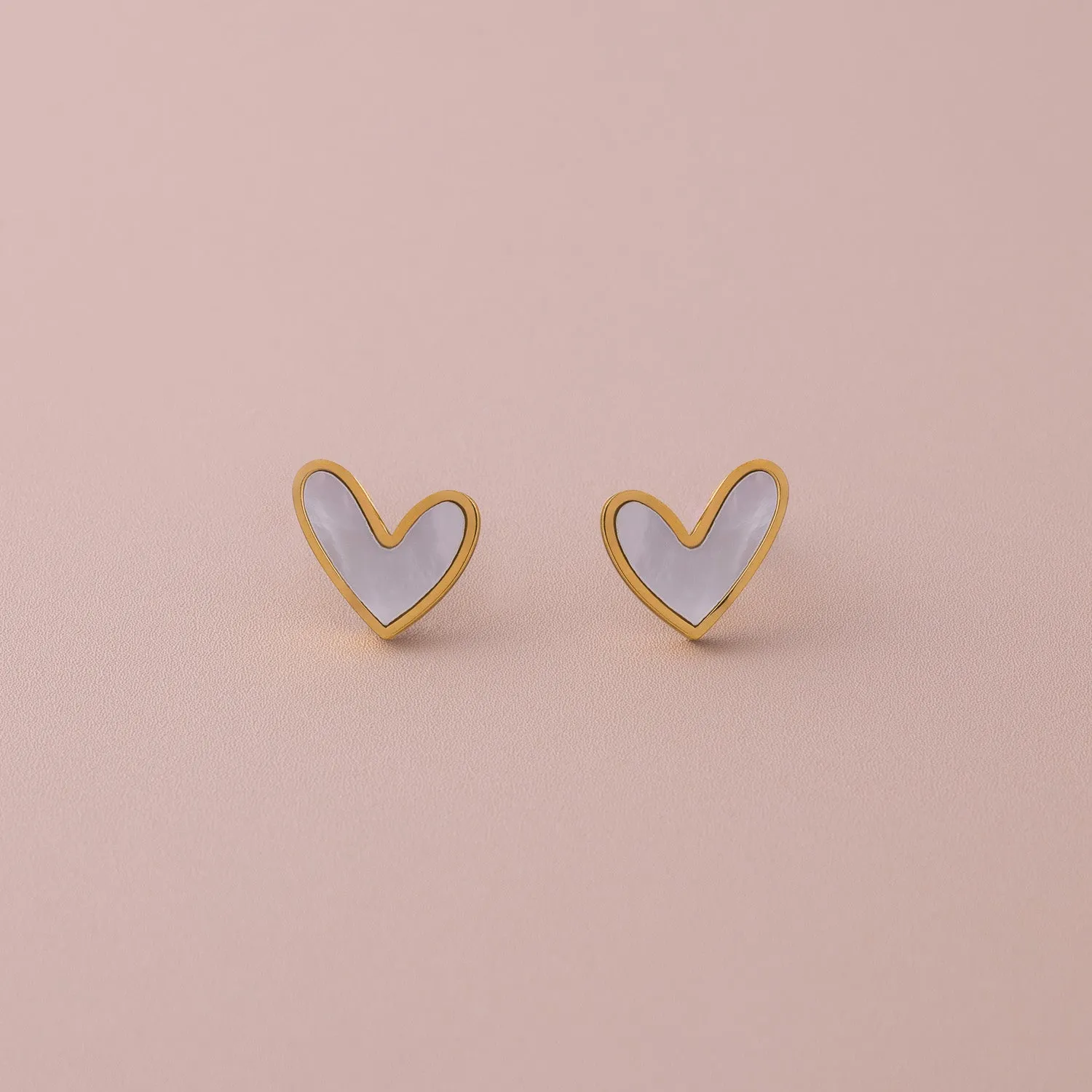 Nacre Heart Stud