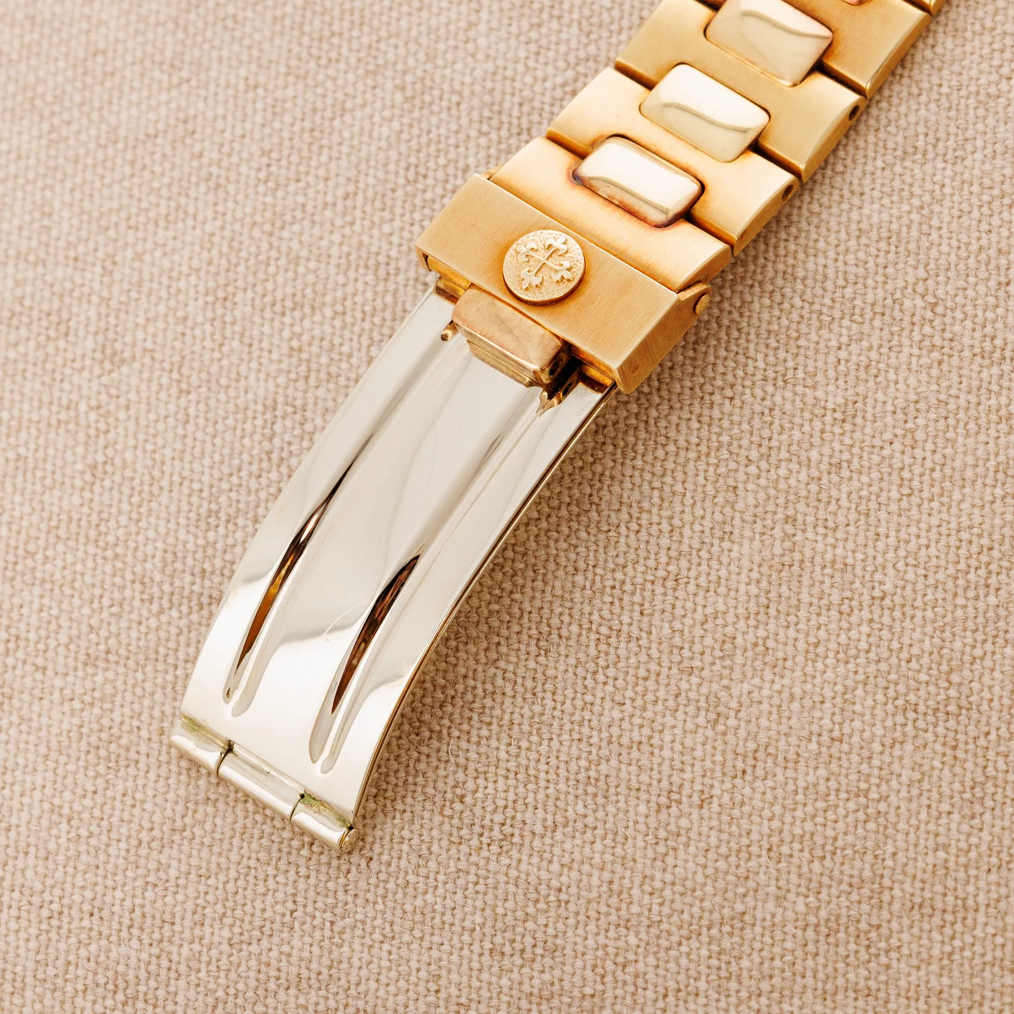 Patek Philippe Yellow Gold Nautilus Jumbo Watch Ref. 3700 in New Old Stock Condition