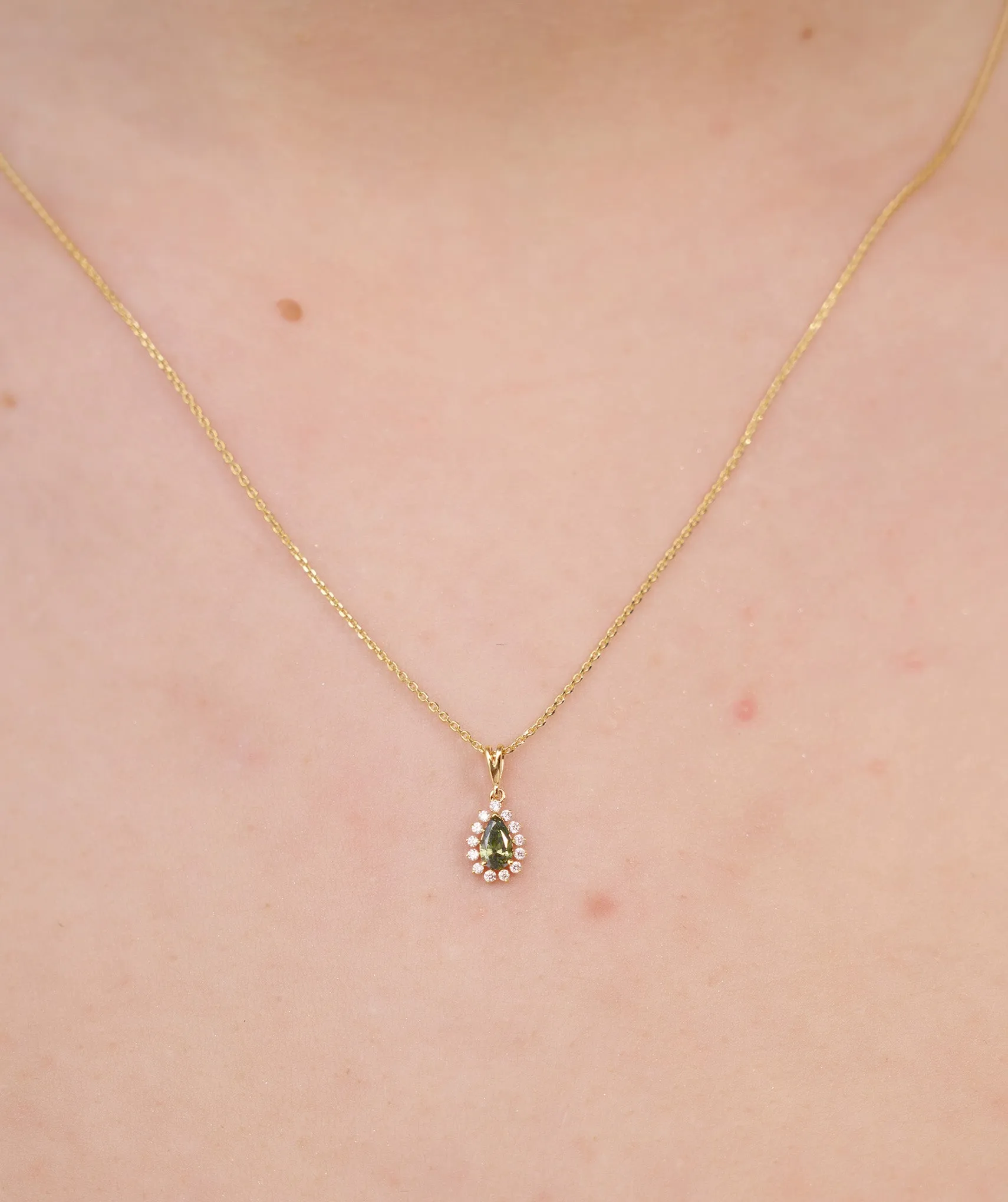 Pear-Shaped Green Gem Necklace
