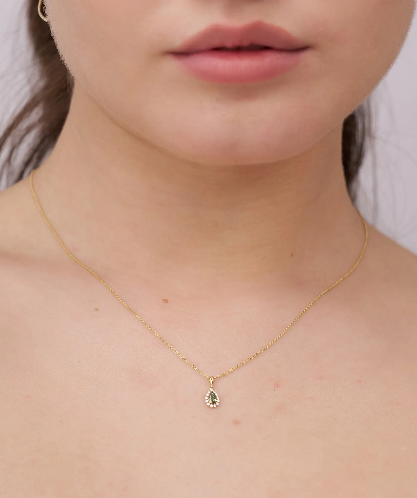 Pear-Shaped Green Gem Necklace