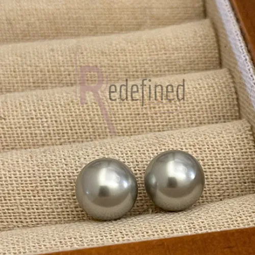 Pearl Stud Earrings - Grey