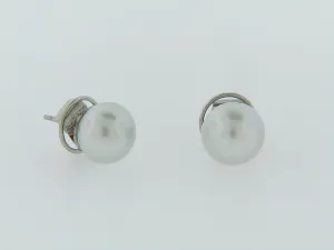 PLATINUM PEARL STUDS